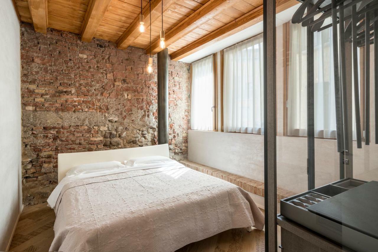Crocus Apartments Sirmione Exterior photo